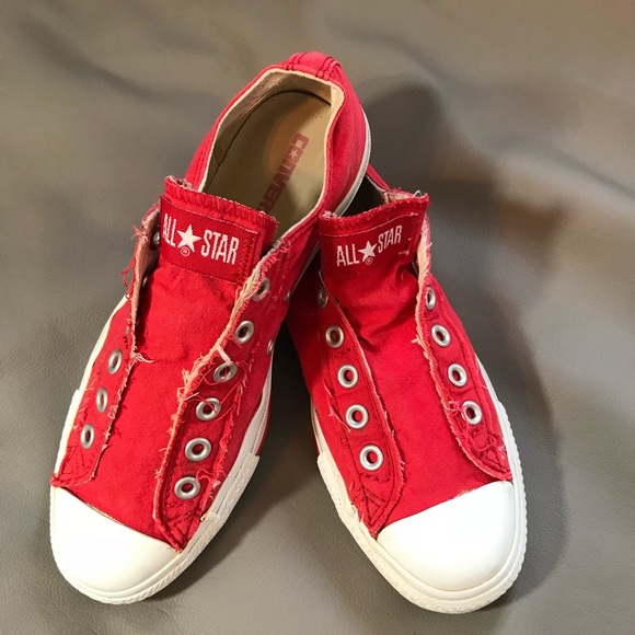 red laceless converse